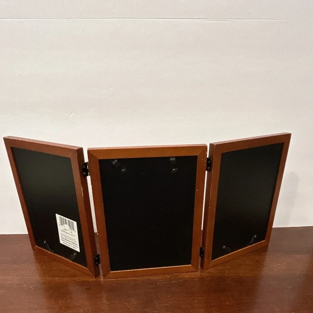 Weston Gallery Artistry Triple Walnut 5x7 Hinged Picture Frame